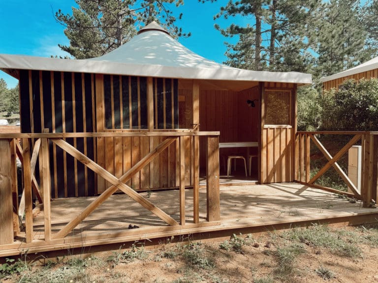 Extérieur hébergement "Lodge Innature".